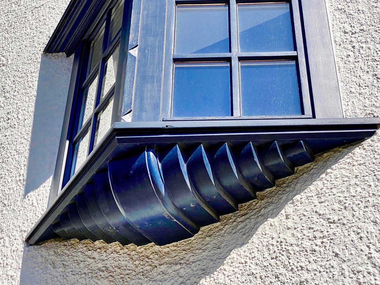 ETT12 Modernist house, arts & crafts style