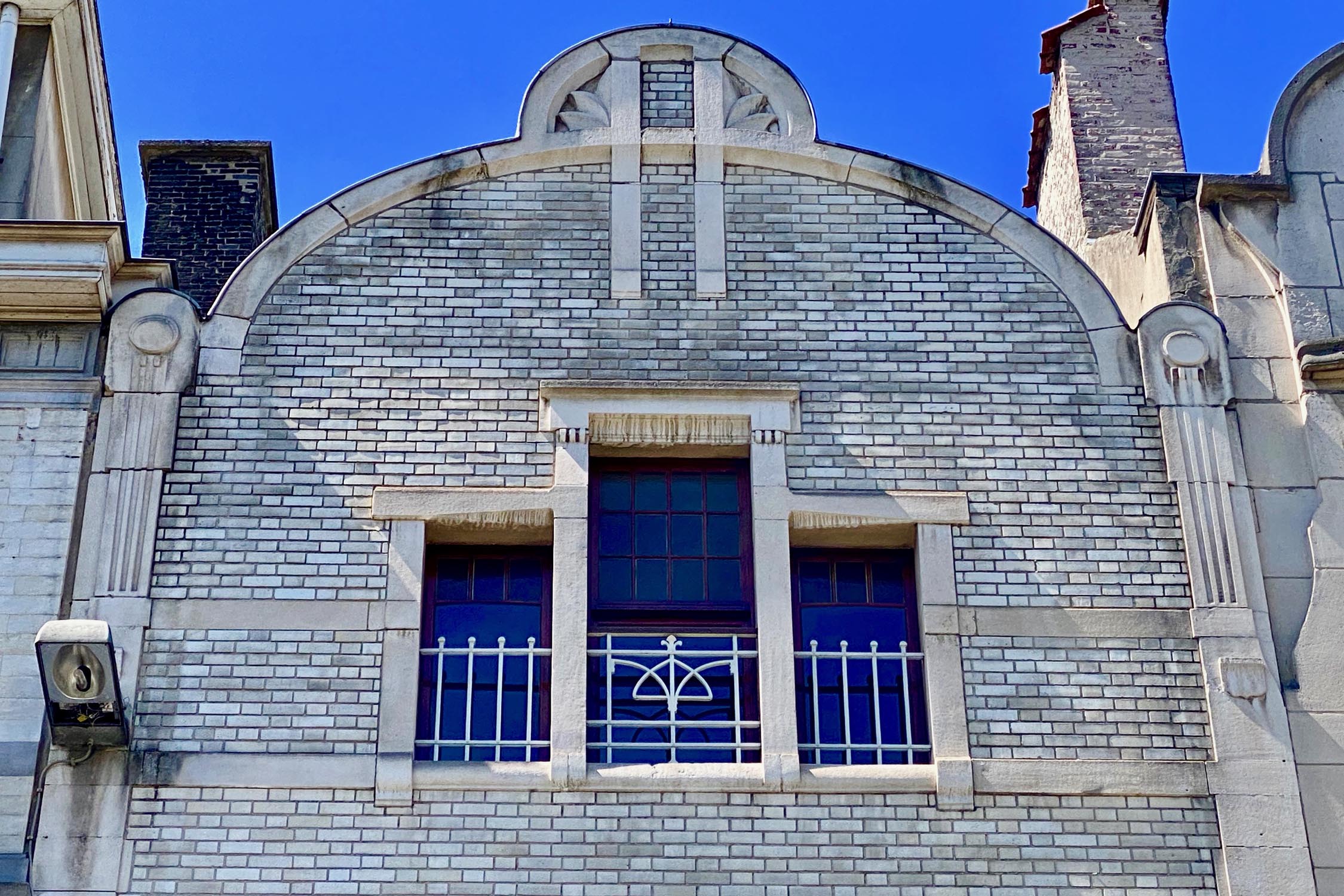 BRU70 Art Nouveau house by Georges Hobé