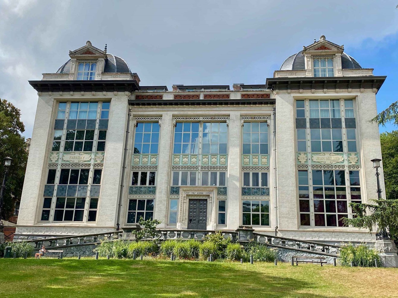 BRU01 Lycée Jacqmain