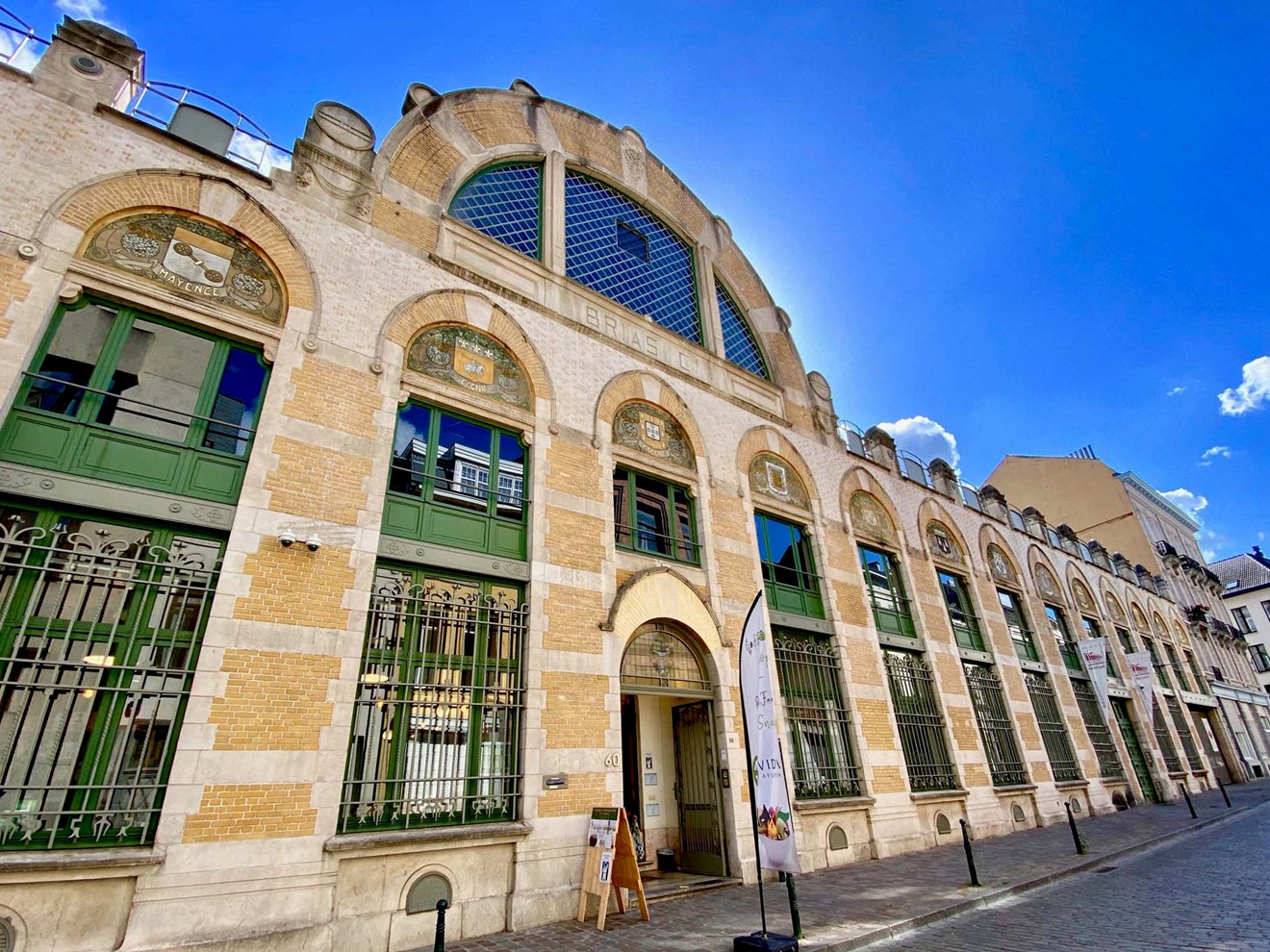 BRU22 Brias & Cie Wine Palace