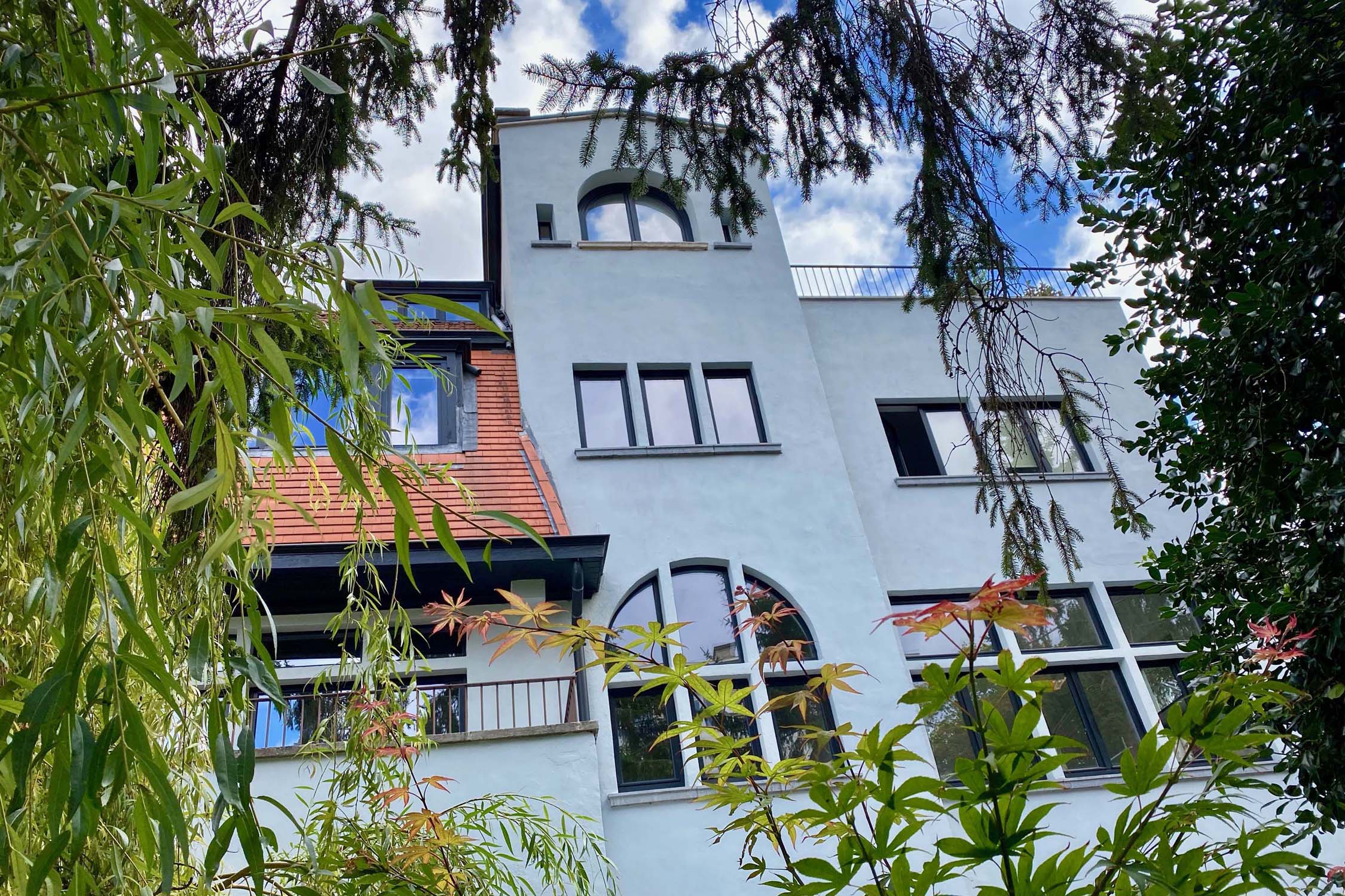 IXE04 Art Deco inspired Bourgeois house