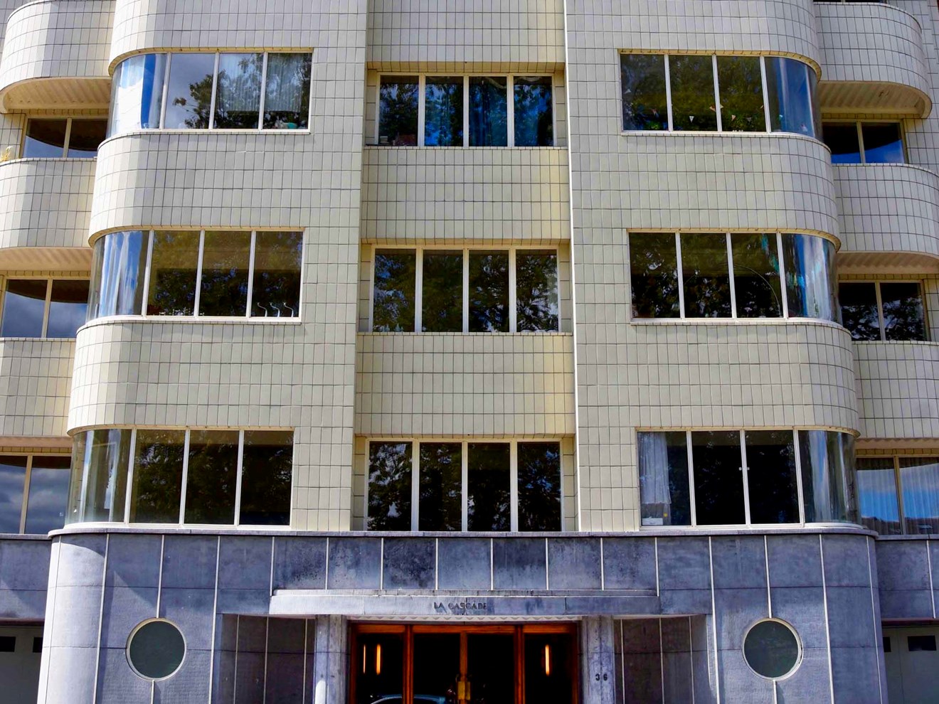 IXE30 La Cascade building