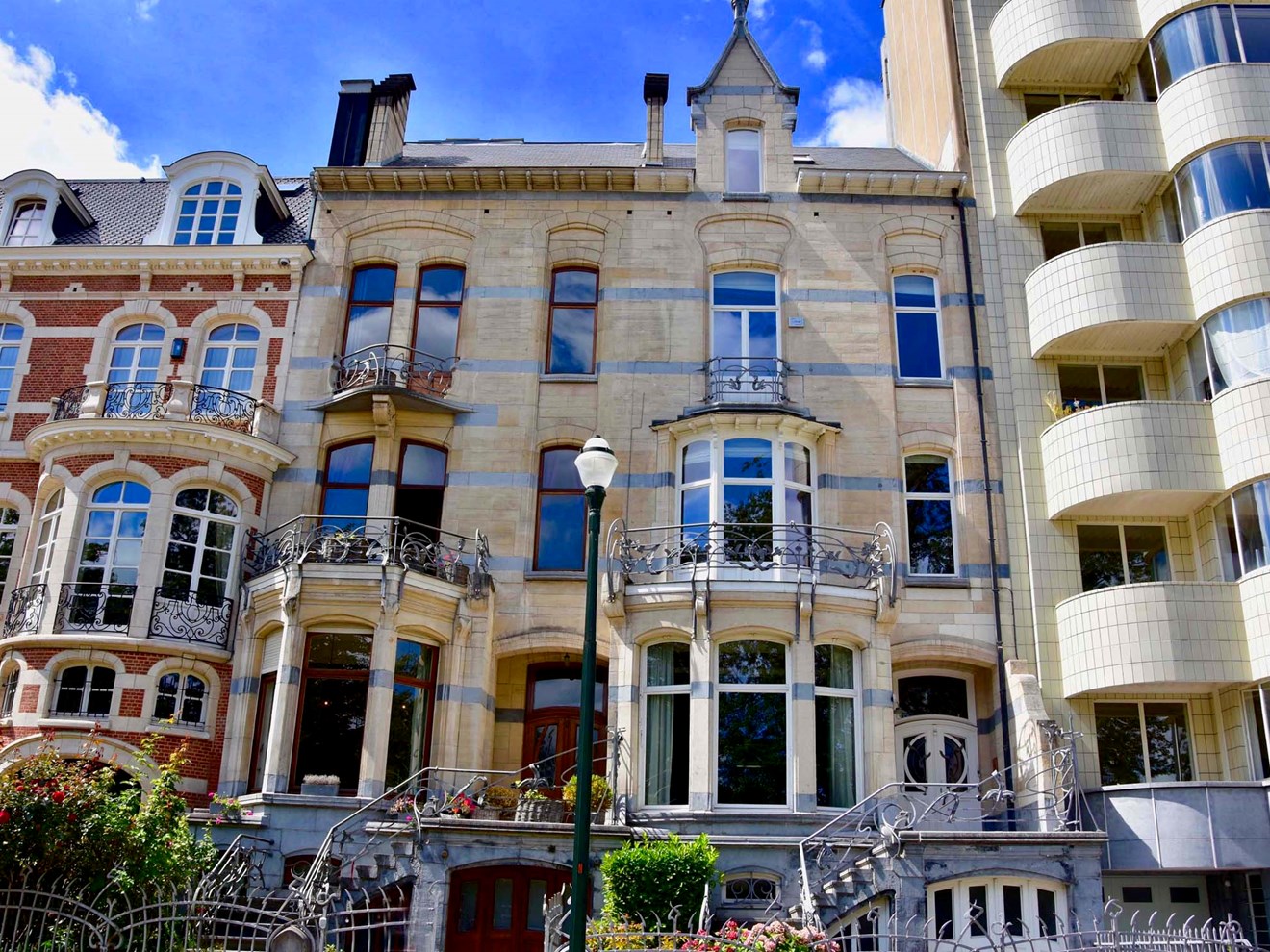 IXE31 Art Nouveau terraced houses by Blerot