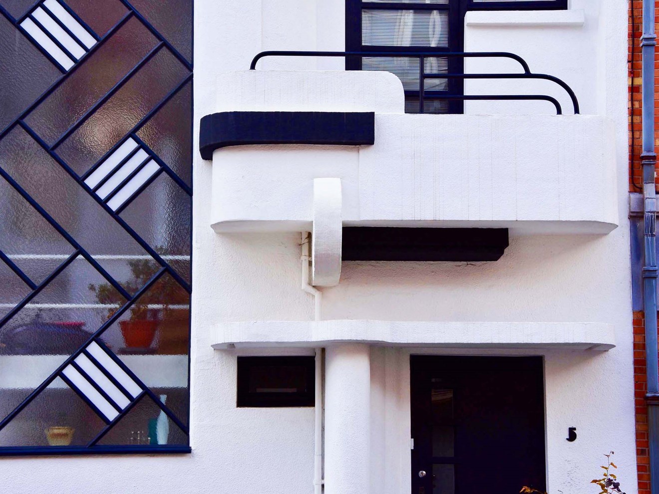 UCC14 Small Streamline style house