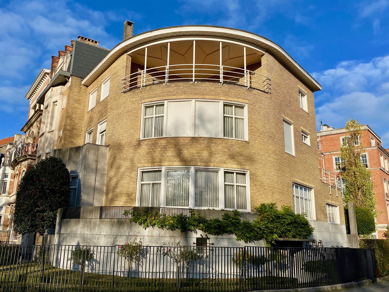 SCH22 Groot modernistisch Herenhuis