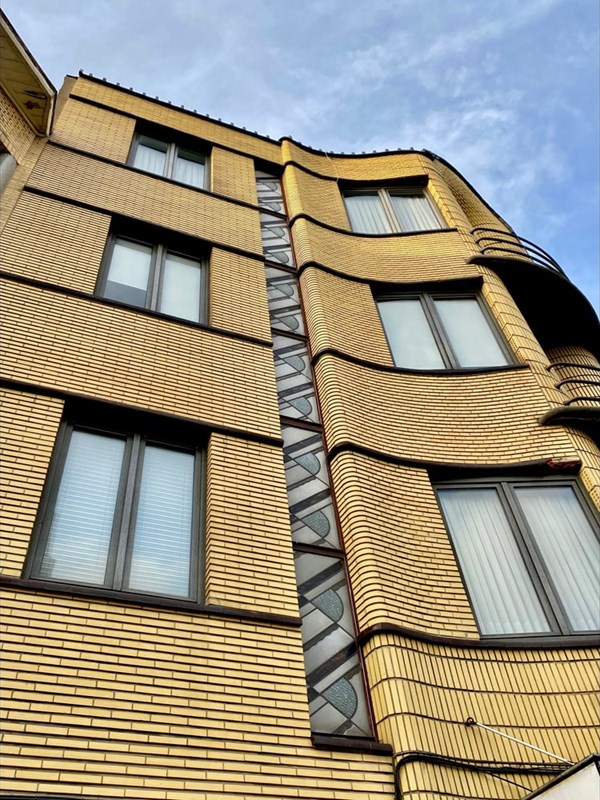 Surprising streamline-style building | Admirable Facades - Admirables ...