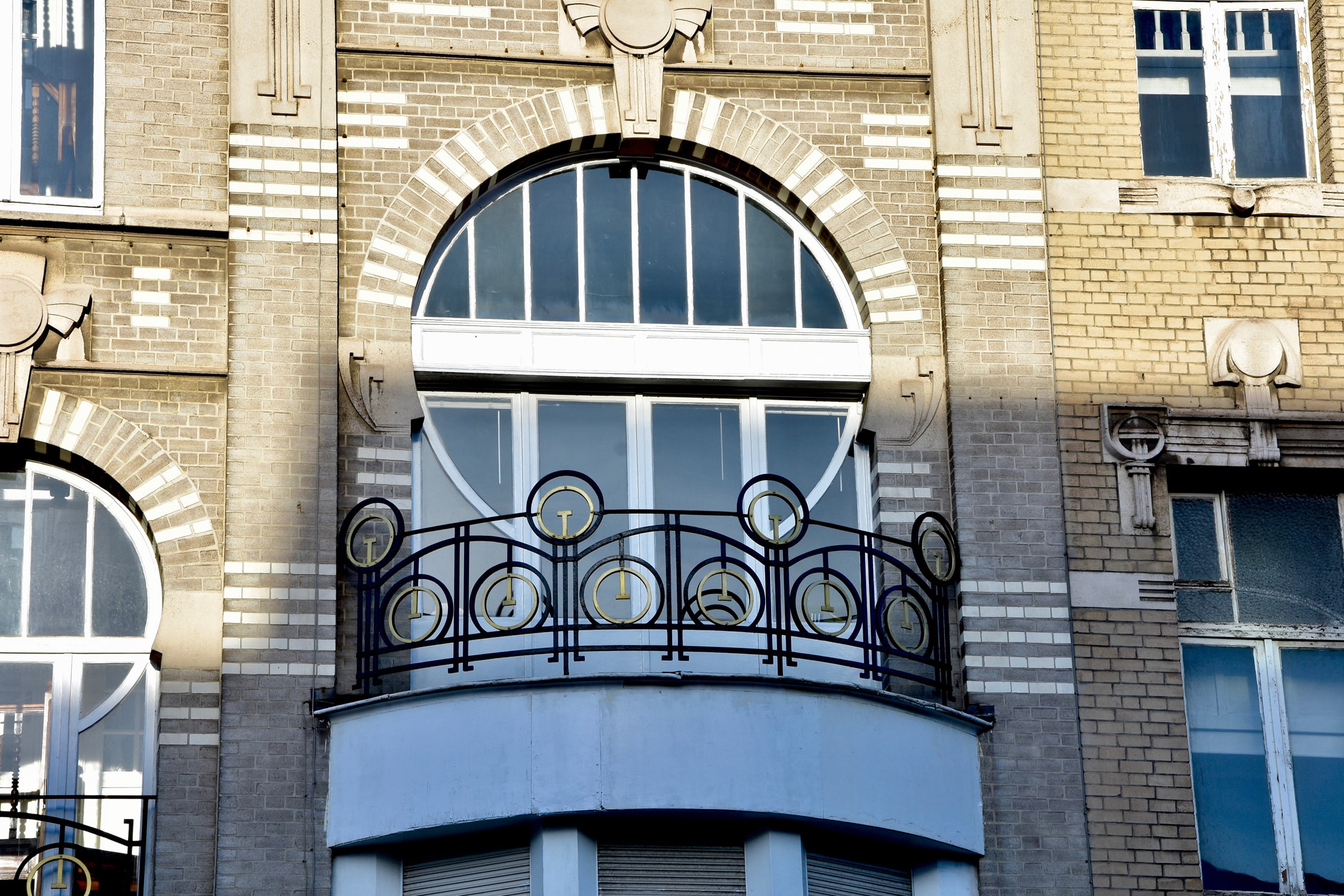 IXE16 Maison bourgeoise Art Nouveau géométrique