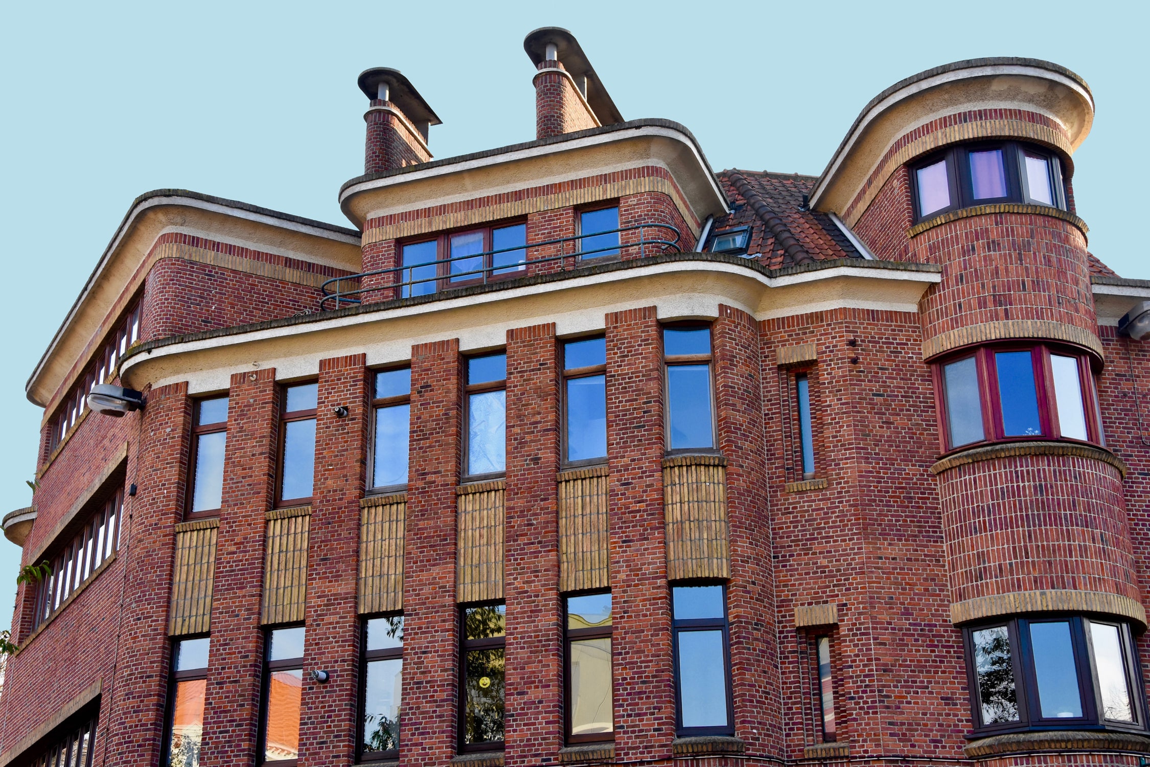 AND01 Amazing Modernist building - Victor Servranckx