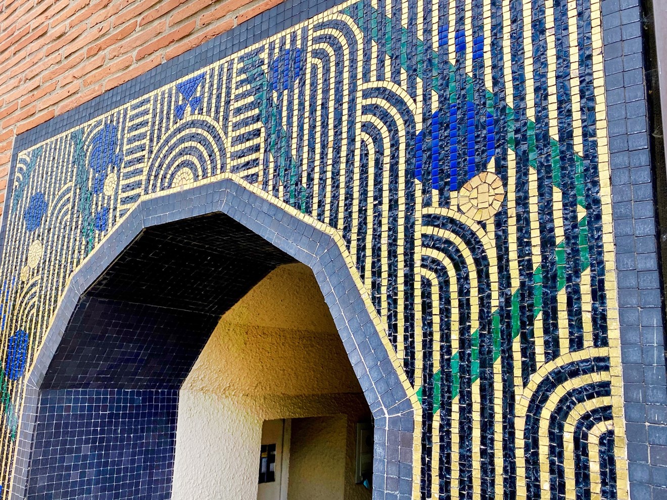 WSL09 Art Deco house with beautiful mosaics
