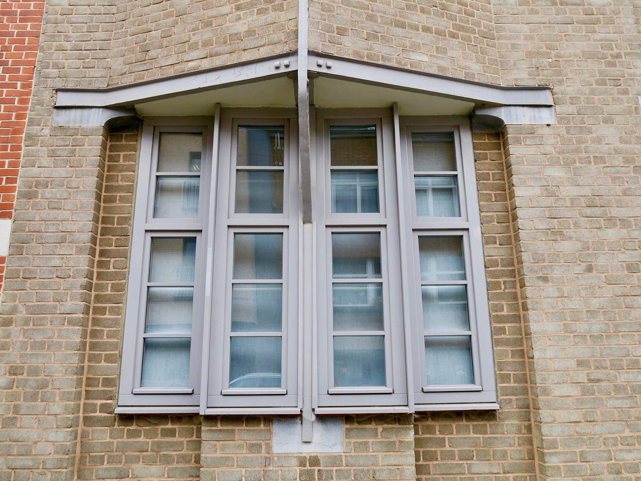 ETT09 Maison moderniste signée Pompe