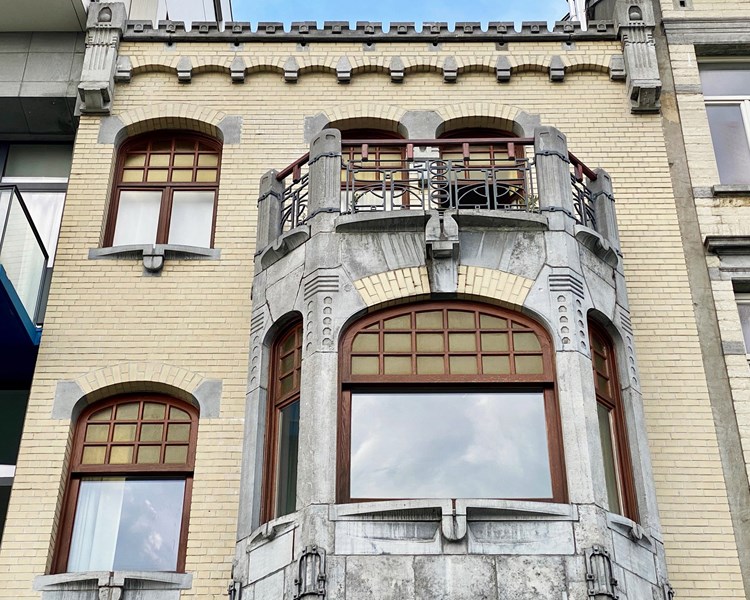 Art Nouveau Mansion by Paul Hamesse 