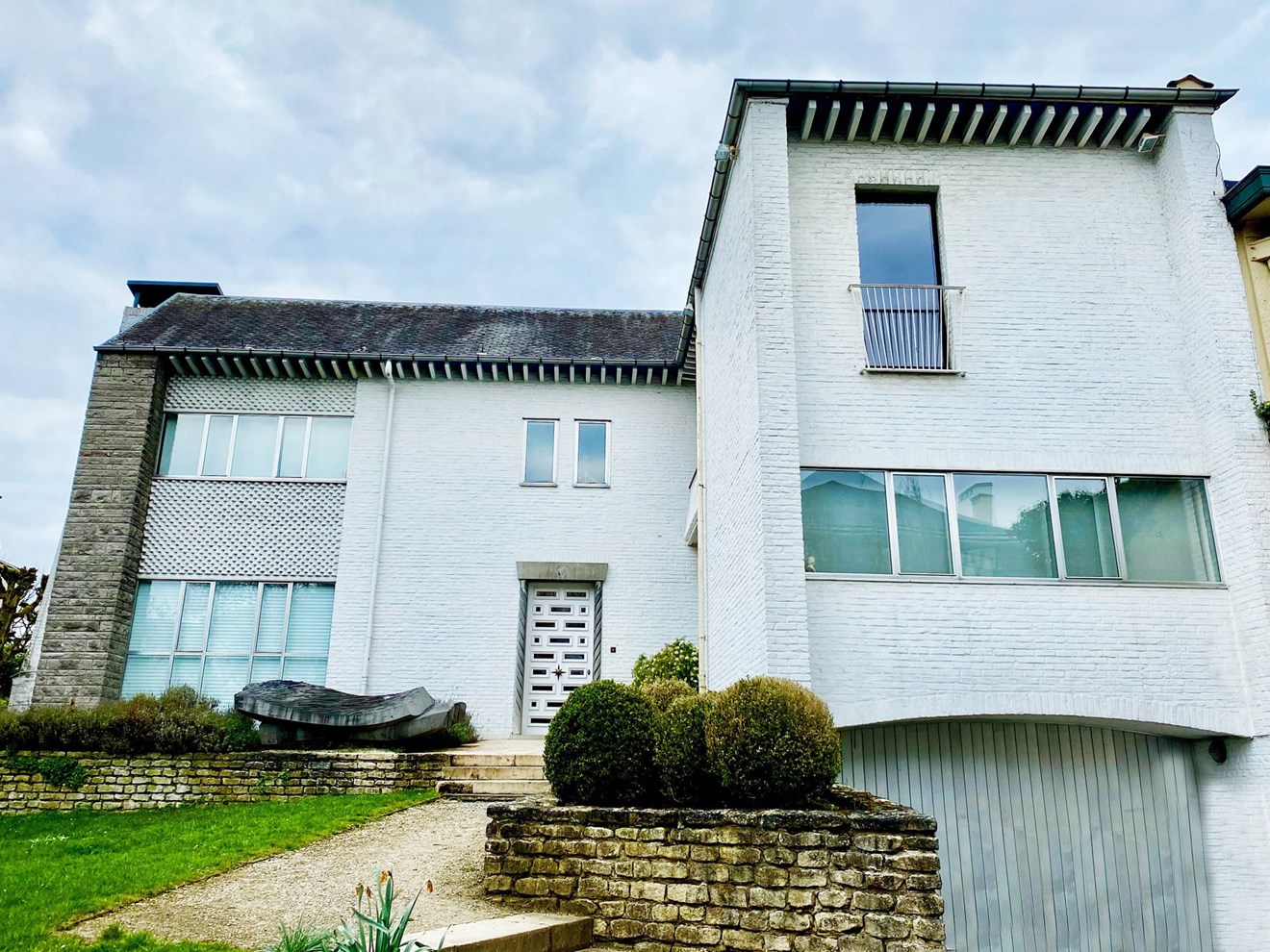 UCC49 Personal villa of Jean E. Dumont