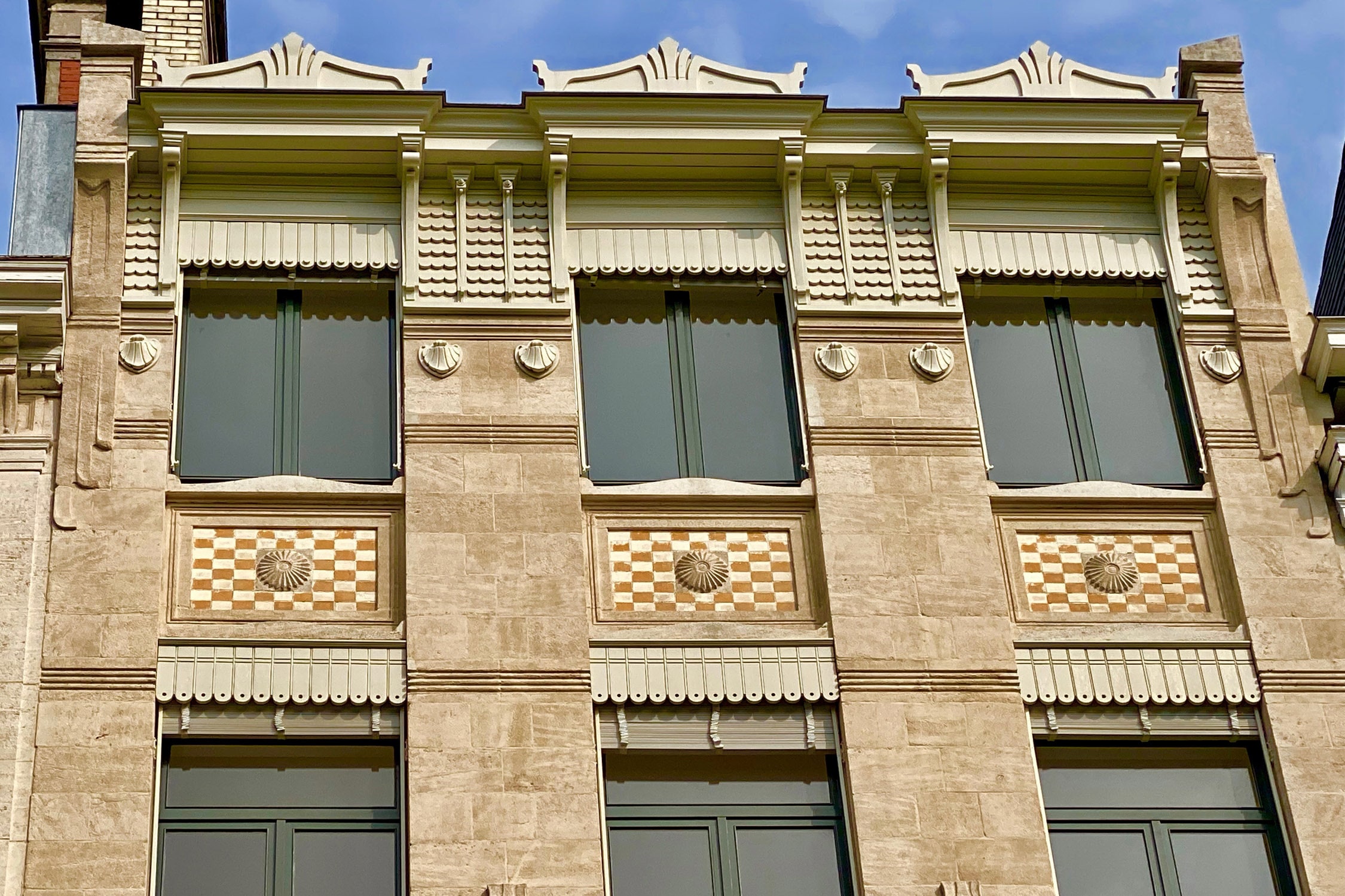 BRU65 Moyaux House
