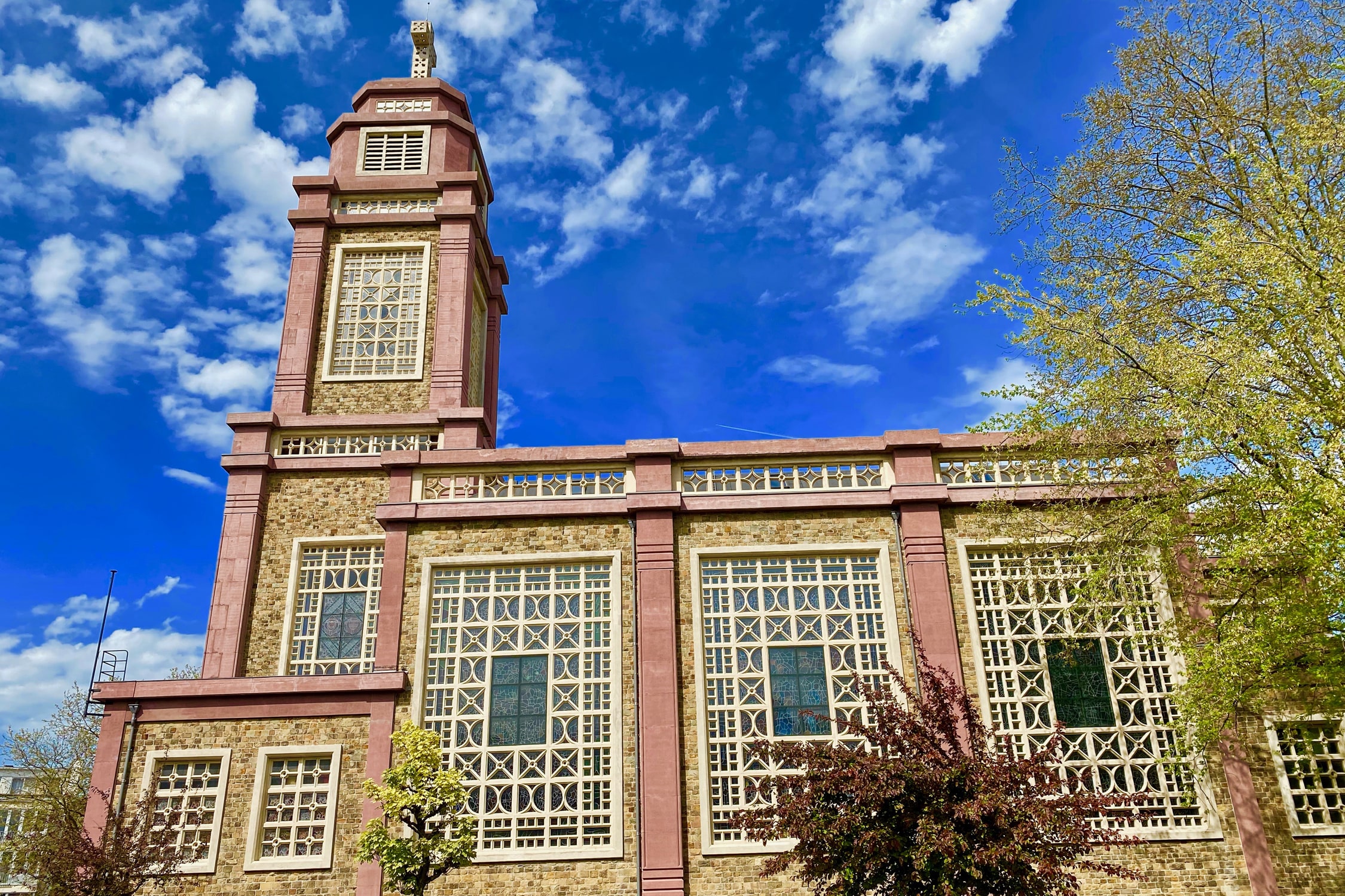 SCH32 Ste Suzanne Church