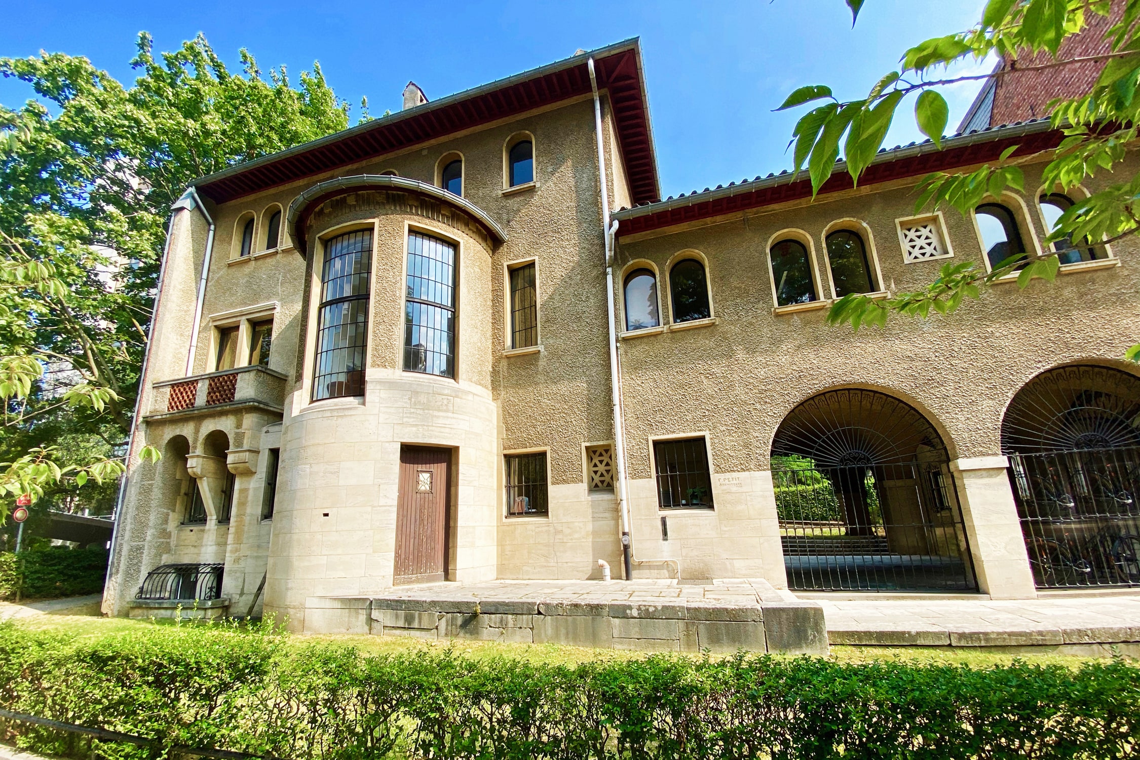 IXE18 Bourgeois house by Fernand Petit