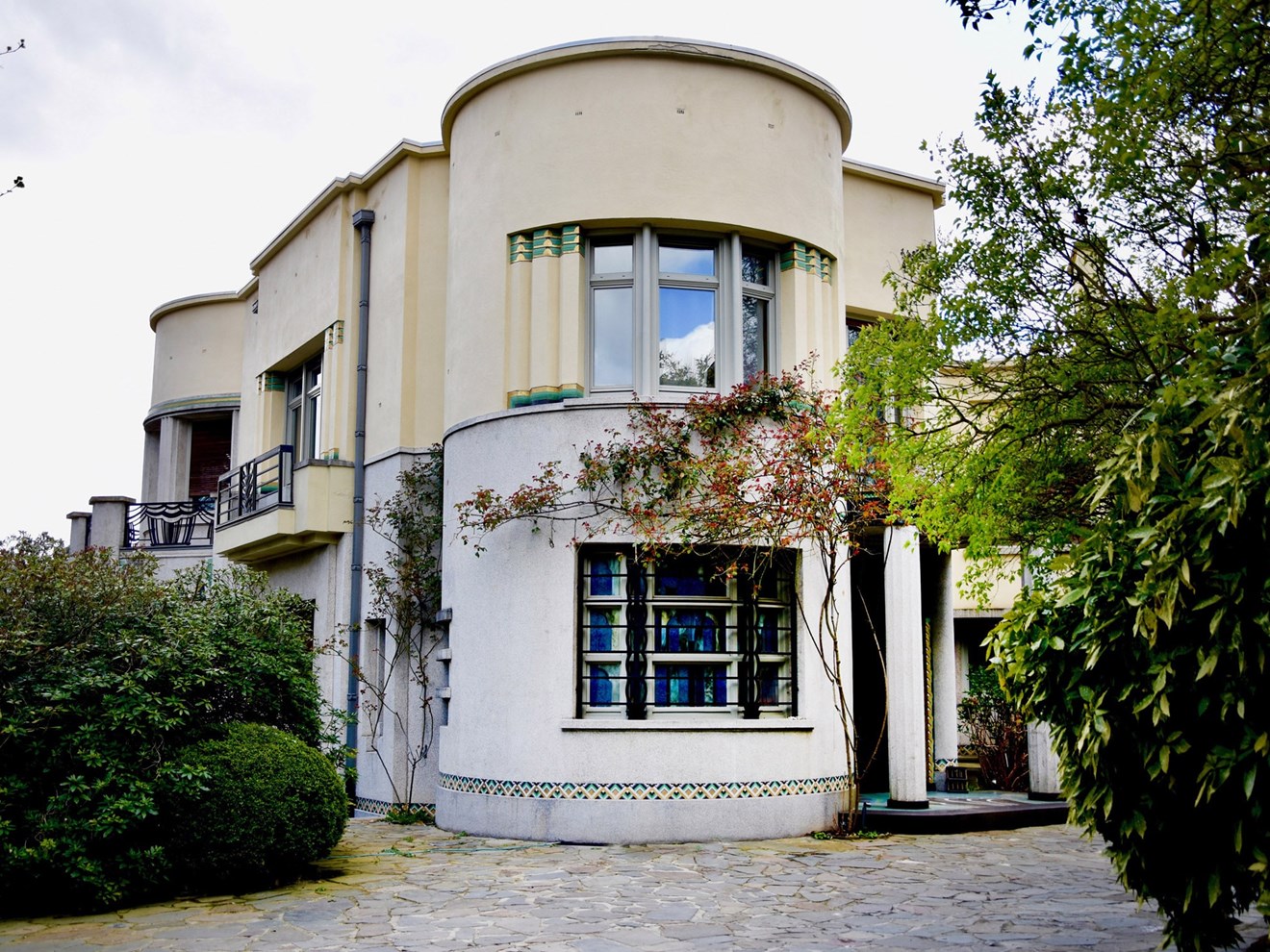 UCC35 Art Deco Villa