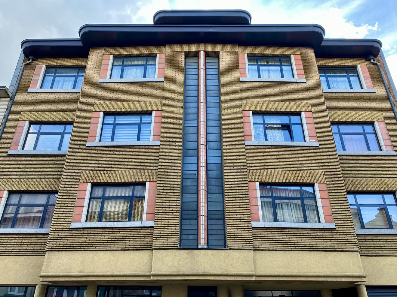 JET05 Art Deco building by René Ajoux