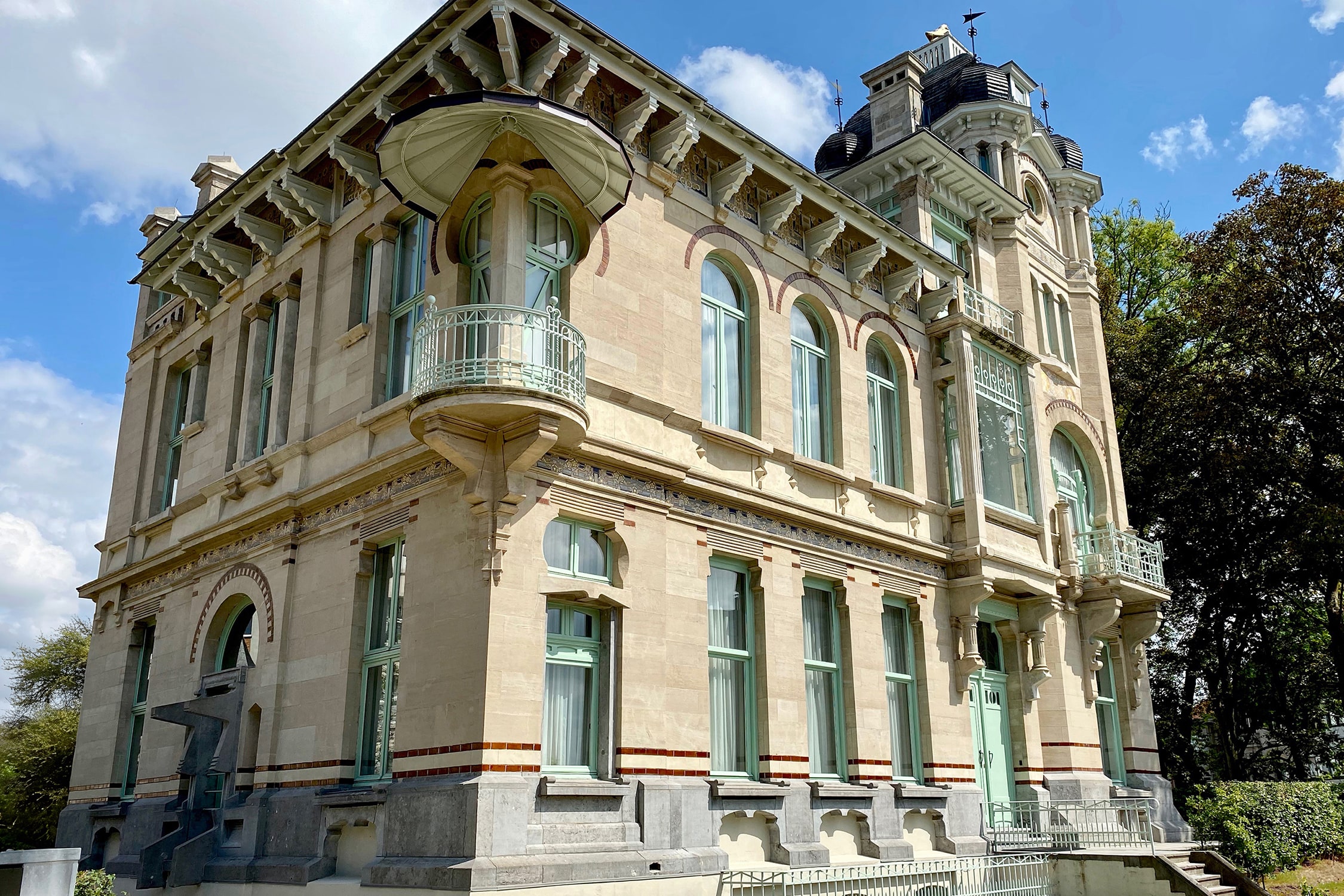BRU06 Chateau Delune