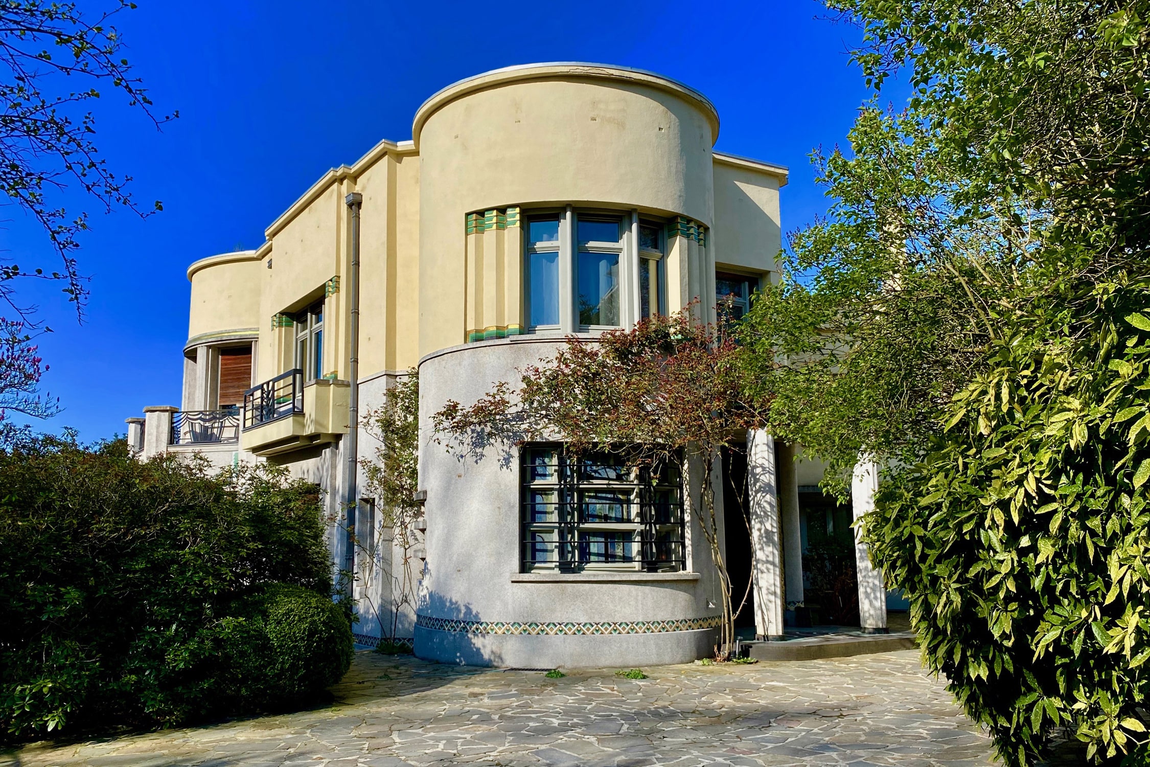 UCC35 Art Deco Villa