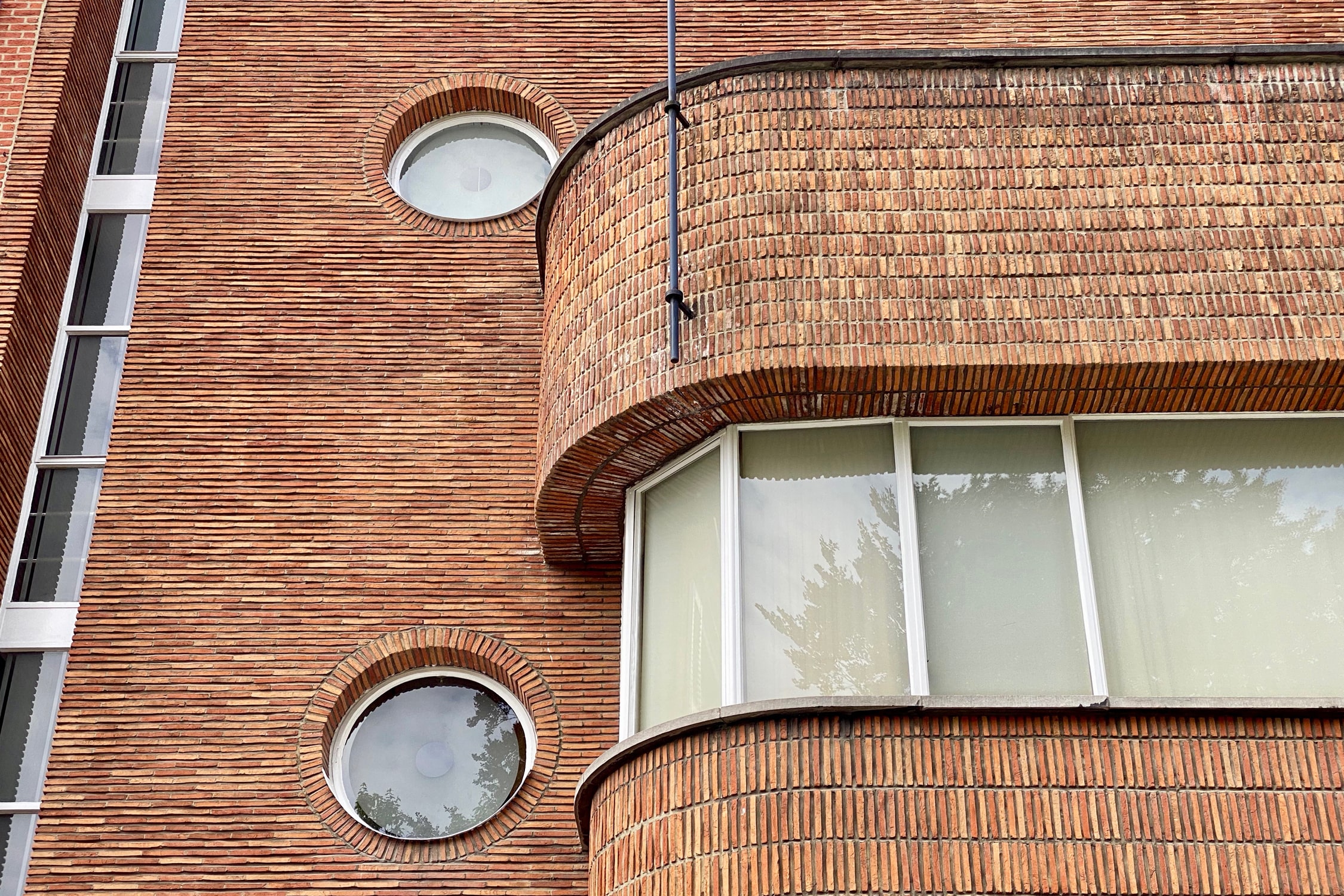 WSP05 Modernist building – Streamline style