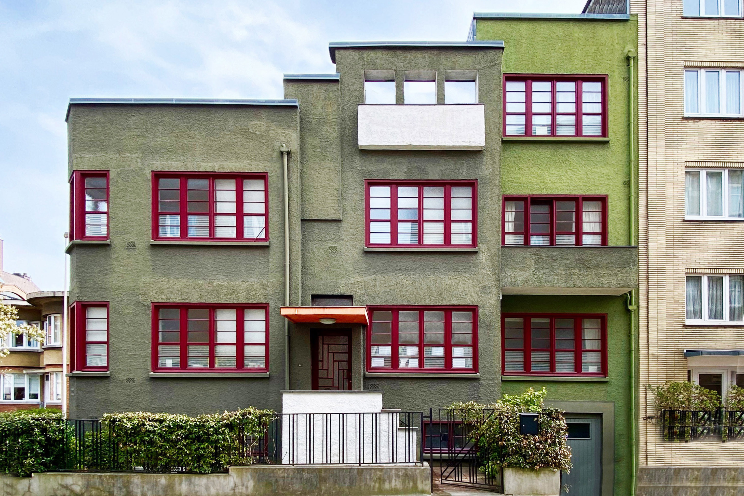 ETT08 Building at acute angle
